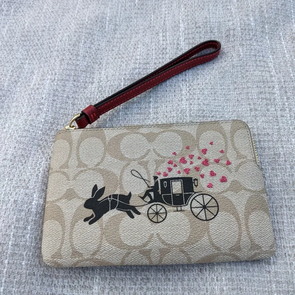 COACH Lunar New Year Rabbit Wristlet Signature Carriage w/Rabbit CF372 NWT - Picture 4 of 11